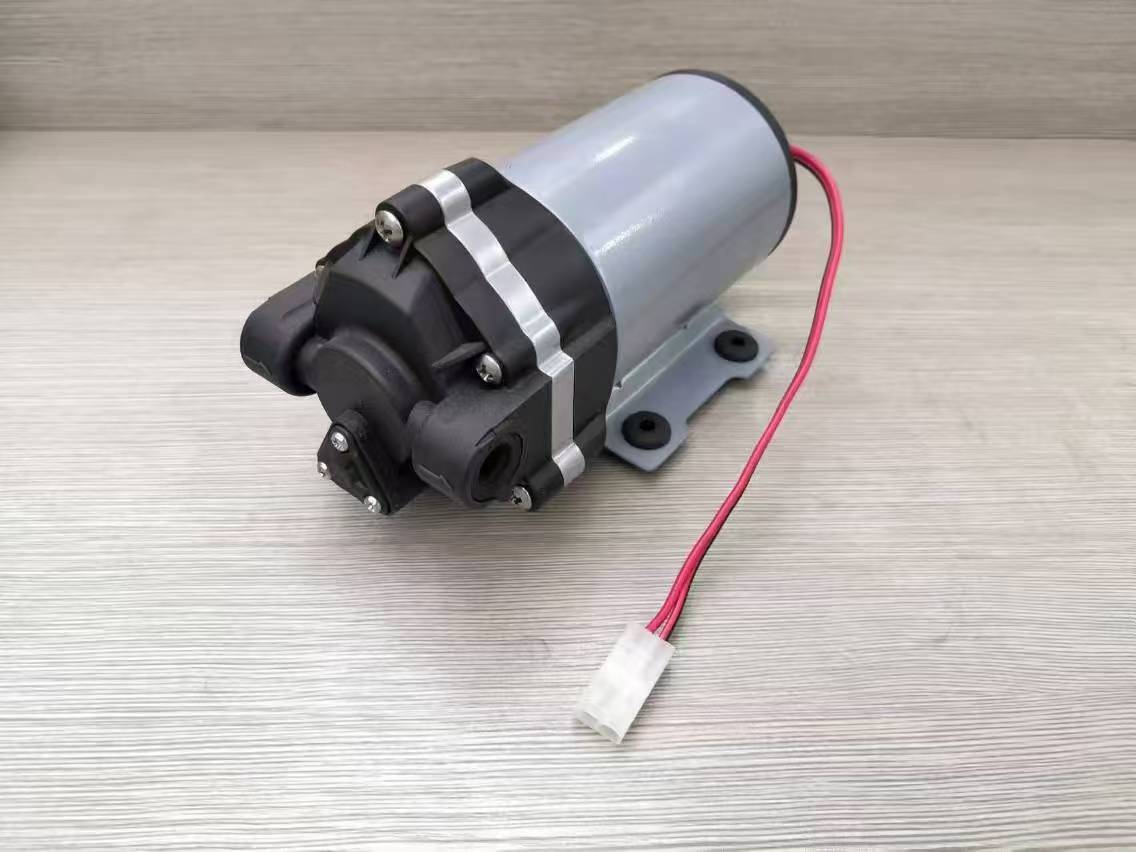 비가 내리는 Zuanli Ro Booster Pump Continer 로딩
