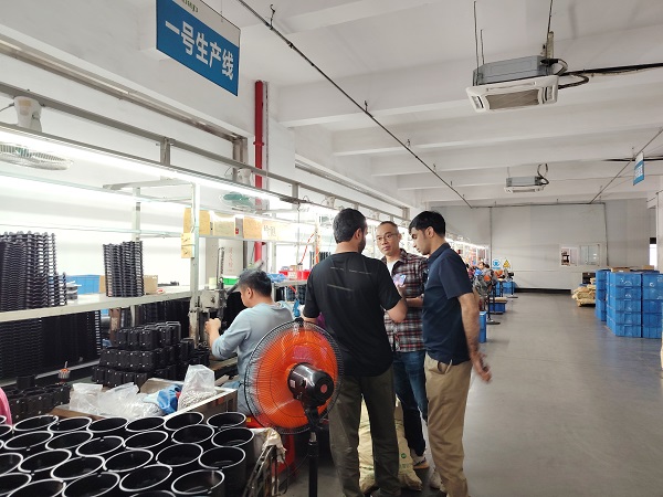 신규 고객의 깊은 문의.