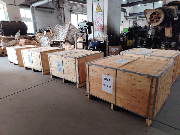 새로운 공장에서 이러한 플라스틱 사출 금형 역할을 계속 수행하기를 바랍니다.